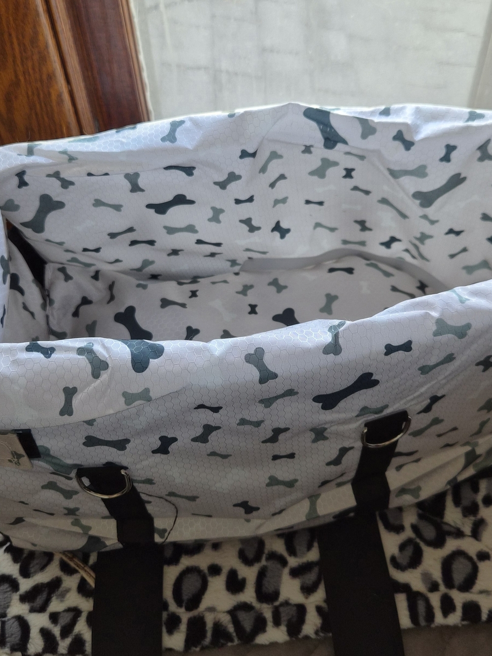 NEW Small Dog Car Seat Booster – Pet Travel Carrier Bed w/ Straps (Bone Print)